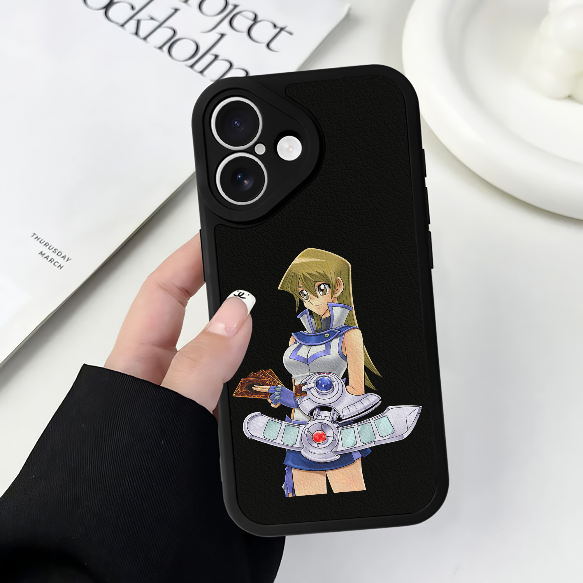 遊☆戯☆王 Yu-Gi-Oh! 【iPhone 16シリーズ対応】シリコンスマホケース（レザー調） 材質：シリコン